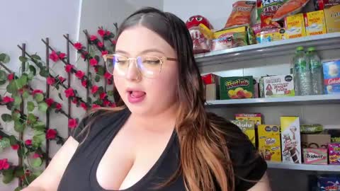Snapshot of kitty__pinnk chatting on 30, 5, 2026 KAROL online show from 30, 5, 2026