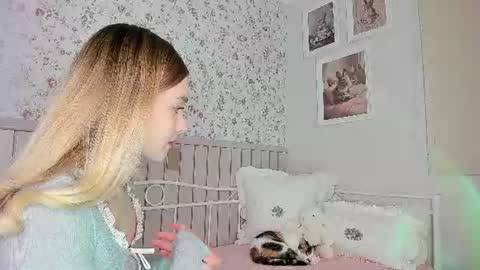 Snapshot of kitty__sophie chatting on 16, 7, 2026 sophie online show from 16, 7, 2026
