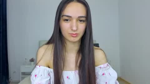 Snapshot of kitty_mi1a chatting on 20, 6, 2026 Elena online show from 20, 6, 2026