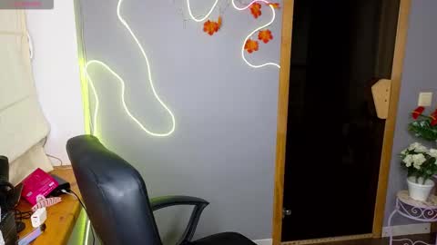 Snapshot of kitty_shenson chatting on 16, 11, 2025 Kate online show from 16, 11, 2025