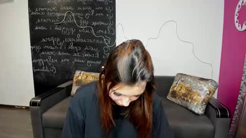 Snapshot of kitty_shenson chatting on 23, 11, 2025 Kate online show from 23, 11, 2025