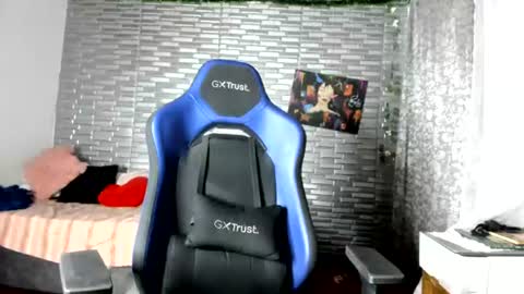 Snapshot of kitty_violet_ chatting on 27, 6, 2026 violet online show from 27, 6, 2026