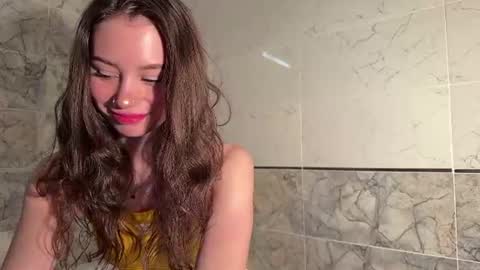 Snapshot of kittybaeray chatting on 19, 6, 2026 Rayna online show from 19, 6, 2026