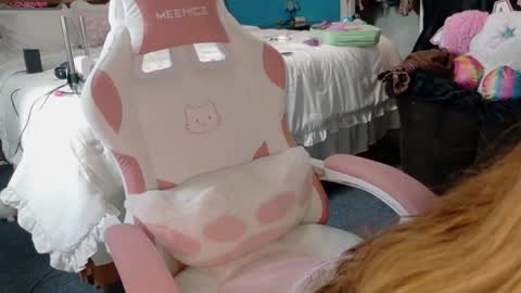 kittykisses3 online show from 25, 4, 2026