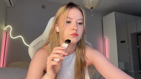 Monika online show from 12, 4, 2026