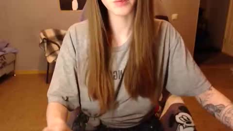 KittyloveMoon online show from 12, 4, 2026