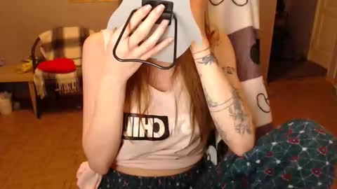 KittyloveMoon online show from 15, 4, 2026