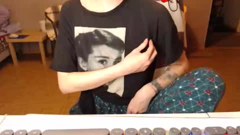 KittyloveMoon online show from 18, 4, 2026