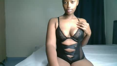 Snapshot of kittypettite chatting on 21, 4, 2026 Kittypettite online show from 21, 4, 2026