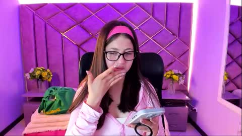 Snapshot of kittypinky01 chatting on 3, 6, 2026 Sarah online show from 3, 6, 2026