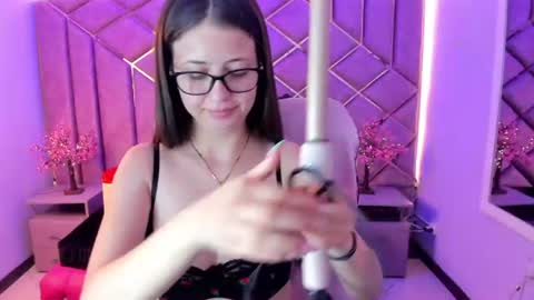 Snapshot of kittypinky01 chatting on 25, 7, 2026 Sarah online show from 25, 7, 2026