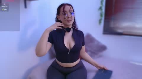 Snapshot of kittysophie_ chatting on 2, 6, 2026 Sophie online show from 2, 6, 2026