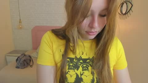 Snapshot of kittytimberlake chatting on 24, 4, 2026 K I T T Y online show from 24, 4, 2026
