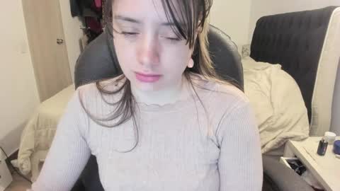 Snapshot of kittywantslove23 chatting on 22, 4, 2026 kittywantslove23 online show from 22, 4, 2026