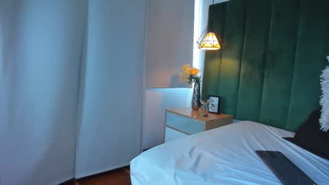 K I T T Y Y  online show from 17, 10, 2025