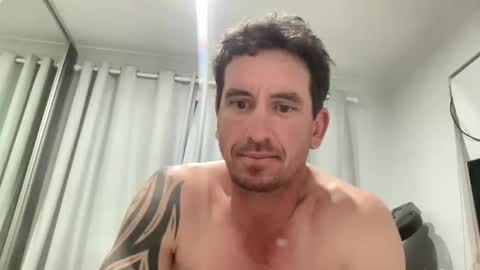 Snapshot of kiwibuzzer chatting on 30, 10, 2025 Champ online show from 30, 10, 2025