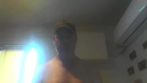 Snapshot of kiwiguy19773 chatting on 14, 12, 2025 kiwiguy19773 online show from 14, 12, 2025