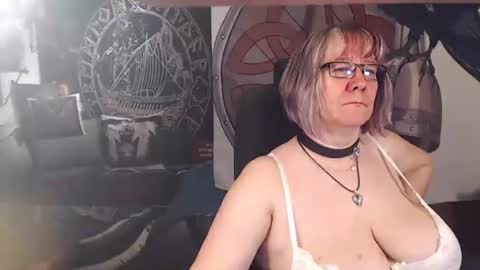 Snapshot of kleiner_teufel chatting on 5, 5, 2026 Michelle online show from 5, 5, 2026