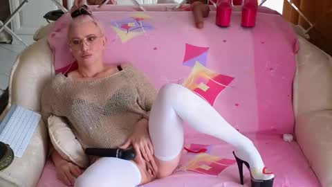 ALYONA online show from 27, 10, 2025