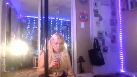 Snapshot of kloiecarter1 chatting on 14, 6, 2026 Kloie Kitty online show from 14, 6, 2026