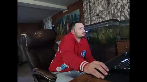 Snapshot of klou502 chatting on 12, 12, 2024 LOUiViLAN online show from 12, 12, 2024