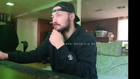 Snapshot of klou502 chatting on 25, 2, 2025 LOUiViLAN online show from 25, 2, 2025