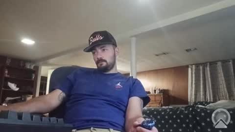 Snapshot of klou502 chatting on 21, 9, 2025 LOUiViLAN online show from 21, 9, 2025