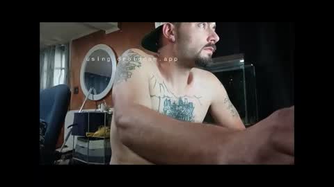 Snapshot of klou502 chatting on 30, 10, 2025 LOUiViLAN online show from 30, 10, 2025