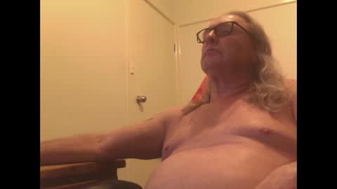Snapshot of knobout chatting on 20, 4, 2026 knobout online show from 20, 4, 2026