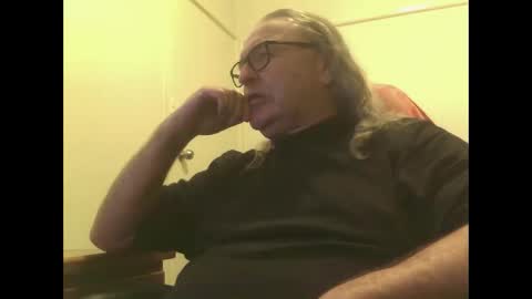 Snapshot of knobout chatting on 22, 4, 2026 knobout online show from 22, 4, 2026