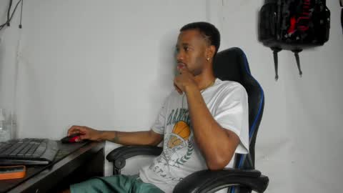 Snapshot of kofi_exotic_ chatting on 11, 5, 2026 kofi online show from 11, 5, 2026