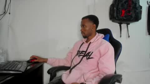 Snapshot of kofi_exotic_ chatting on 23, 5, 2026 kofi online show from 23, 5, 2026