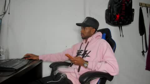 Snapshot of kofi_exotic_ chatting on 27, 5, 2026 kofi online show from 27, 5, 2026