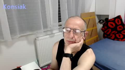 Snapshot of konsiak chatting on 15, 5, 2026 Komsiak online show from 15, 5, 2026