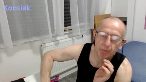 Snapshot of konsiak chatting on 16, 5, 2026 Komsiak online show from 16, 5, 2026