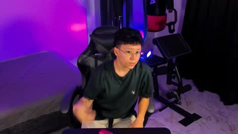 Sara  Altgirl  online show from 1, 11, 2025