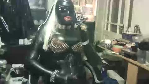 LatexPeti online show from 3, 4, 2026