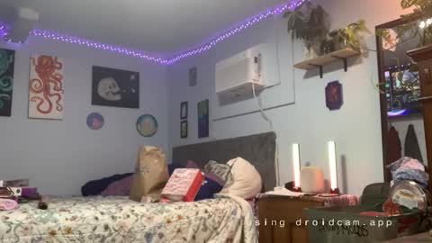 kreamyk420 online show from 23, 12, 2025