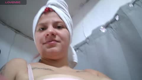 Snapshot of krissone_1 chatting on 29, 5, 2026 krissone online show from 29, 5, 2026