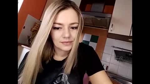 Snapshot of krisssexi chatting on 24, 2, 2025 KrissSexi online show from 24, 2, 2025