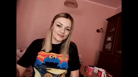 Snapshot of krisssexi chatting on 25, 2, 2025 KrissSexi online show from 25, 2, 2025