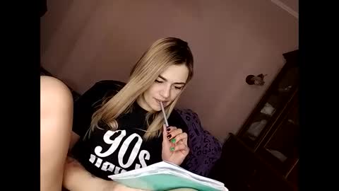 Snapshot of krisssexi chatting on 3, 3, 2025 KrissSexi online show from 3, 3, 2025