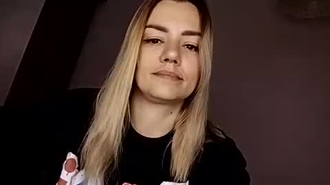 Snapshot of krisssexi chatting on 9, 9, 2025 KrissSexi online show from 9, 9, 2025