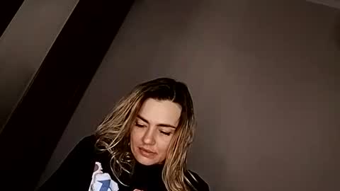 Snapshot of krisssexi chatting on 9, 9, 2025 KrissSexi online show from 9, 9, 2025