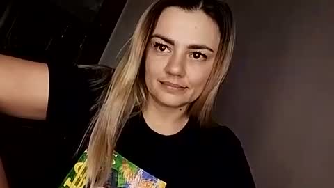 Snapshot of krisssexi chatting on 11, 9, 2025 KrissSexi online show from 11, 9, 2025