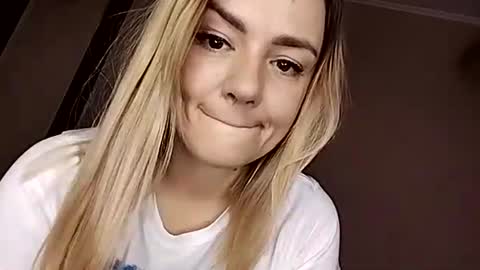 Snapshot of krisssexi chatting on 15, 9, 2025 KrissSexi online show from 15, 9, 2025