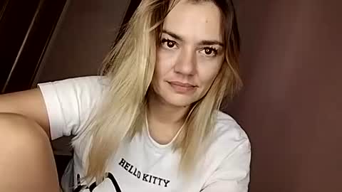 Snapshot of krisssexi chatting on 16, 9, 2025 KrissSexi online show from 16, 9, 2025