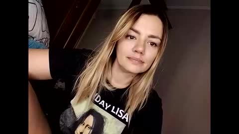 Snapshot of krisssexi chatting on 19, 9, 2025 KrissSexi online show from 19, 9, 2025