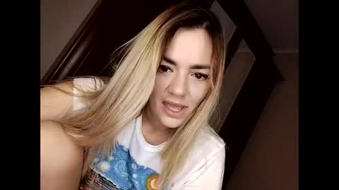 Snapshot of krisssexi chatting on 21, 9, 2025 KrissSexi online show from 21, 9, 2025