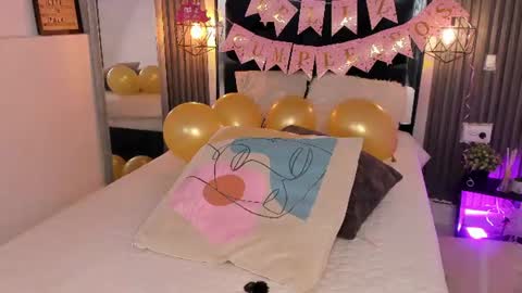 Snapshot of kristakinnky chatting on 9, 7, 2026 BETANIA online show from 9, 7, 2026